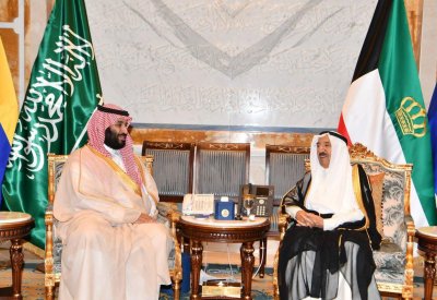 ولي العهد السعودي يؤكد على تعزيز العلاقات مع الكويت