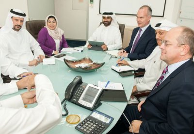 طيران الخليج وهيئة السياحة تناقشان مشاريعهما المشتركة
