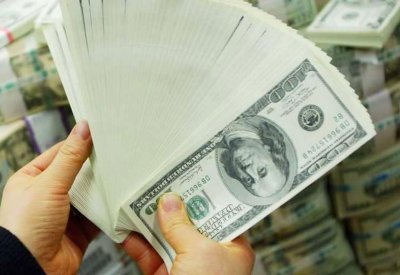 الدولار يتجه لأعلى مستوى في 10 أسابيع