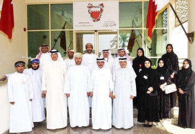 الدوسري يبحث مع وفد أمانة الشورى العماني تبادل الخبرات