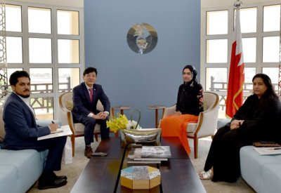 الأنصاري تتشاور مع السفير الكوري حول مجالات التعاون المشتركة في شئون المرأة