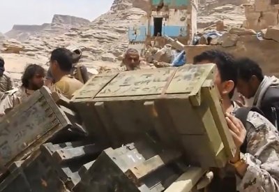 الجيش اليمني يسيطر على مخزن صواريخ حوثية في باقم