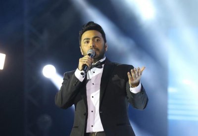 تامر حسني ممنوع من الكلام والغناء لمدة شهر