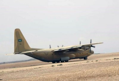 وصول أولى طائرات جسر الإغاثة السعودي إلى المهرة اليمنية