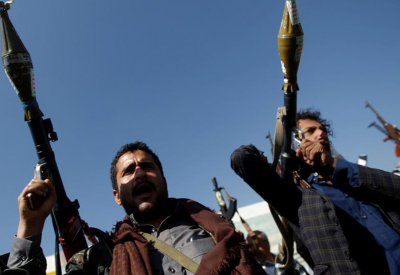 صنعاء.. اشتباكات بصفوف الميليشيات وانتشار لعمليات النهب