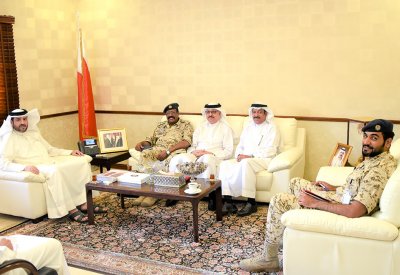 فريق عمل معرض الطيران يجتمع مع بلدية المحافظة الجنوبية 