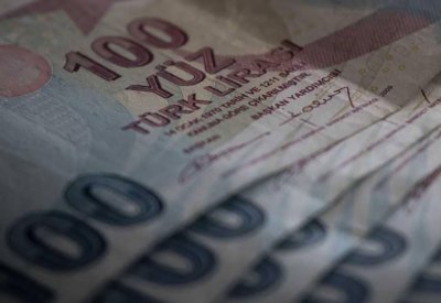 الليرة التركية تسجل أكبر خسارة يومية خلال شهر