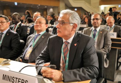 وزير الصناعة يشارك في قمة (الاستثمار في عصر جديد من العولمة)