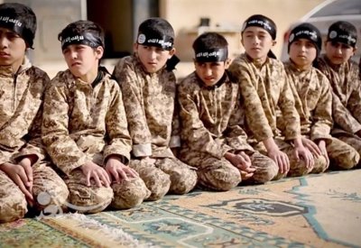 فرنسا تحسم أمرها.. أطفال داعش إلى حضن الوطن