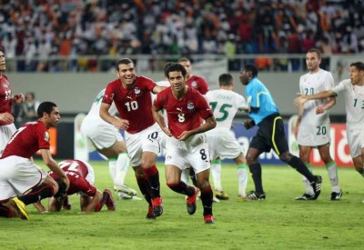 مدرب الجزائر يفجر مفاجأة مذهلة بشأن "رباعية مصر" في 2010