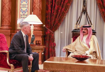 جلالة الملك المفدى يستقبل وزير الدفاع الامريكي