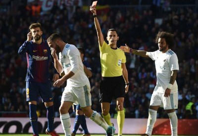 حكم الكلاسيكو.. "وجه السعد" لبرشلونة