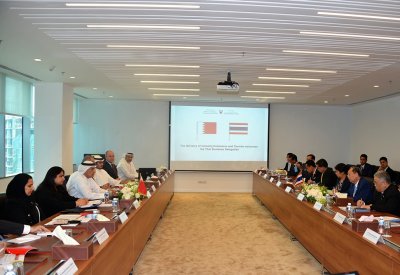 وزير الصناعة والتجارة والسياحة يعقد مباحثات ثنائية مع وزير التجارة بمملكة تايلند