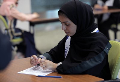تأهل 5 متنافسين إلى المرحلة النهائية من تحدي القراءة العربي 
