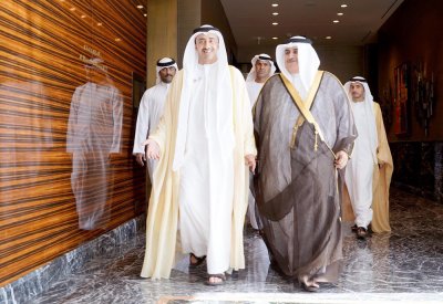 وزير الخارجية يجتمع مع وزير الخارجية والتعاون الدولي بدولة الامارات 