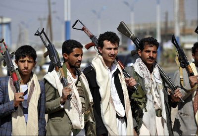 الحوثي يحاول صد هجمات الجيش وامتصاص خسائره بالحديدة