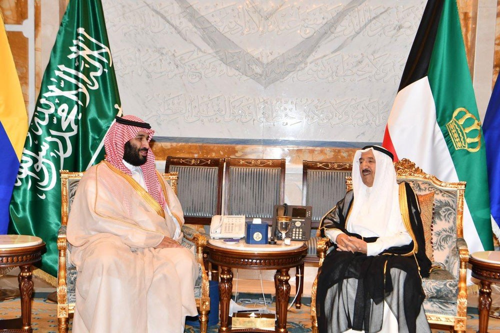 ولي العهد السعودي يؤكد على تعزيز العلاقات مع الكويت