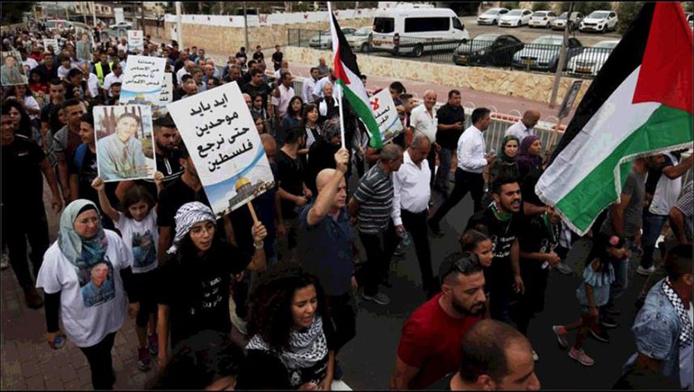 مئات الفلسطينيين في إسرائيل يحيون ذكرى الانتفاضة الثانية 