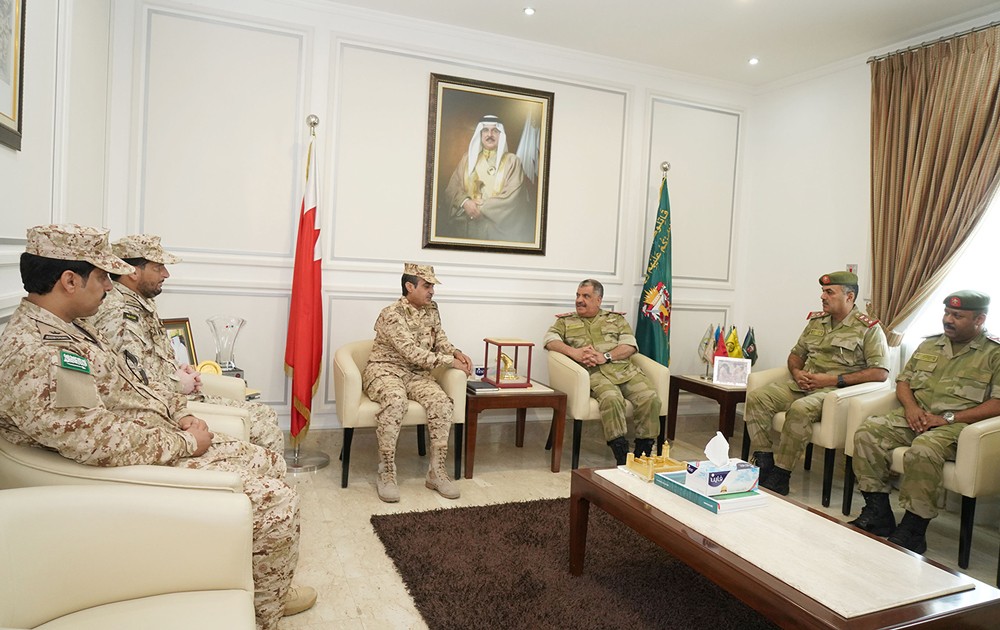 مدير أركان الحرس الوطني يستقبل وفدًا من وزارة الحرس الوطني السعودي