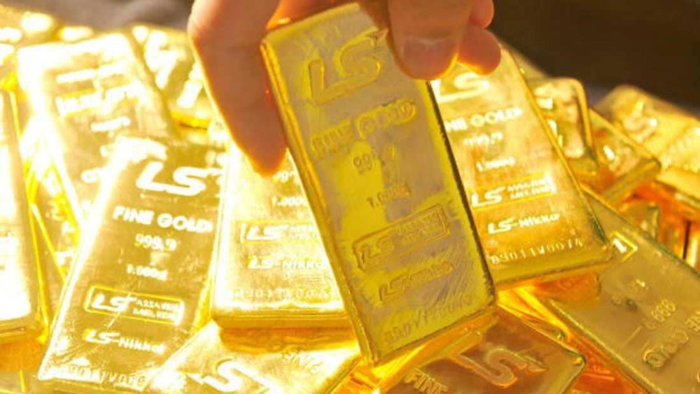 تراجع الدولار يدفع أسعار الذهب للارتفاع