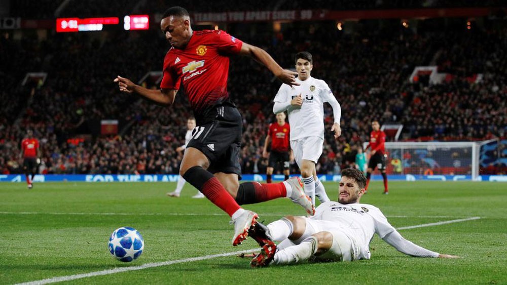 يويفا يتوعد مانشستر يونايتد وفالنسيا بالعقوبات