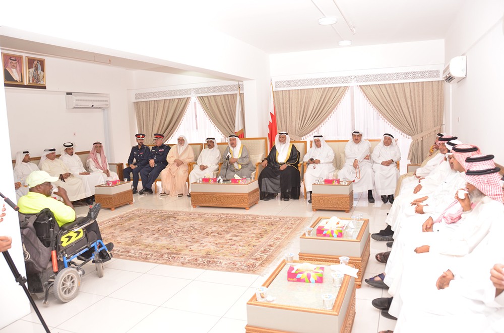محافظ وأهالي المحرق يشكرون جلالة الملك 