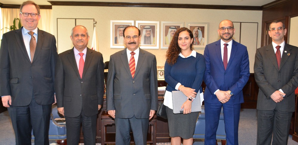 ميرزا يبحث مع الرئيس التنفيذي لتمكين تمويل مشاريع الطاقة المتجددة