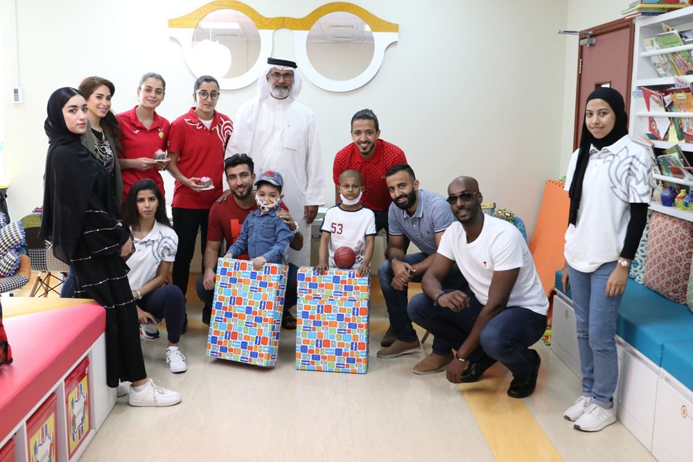 نجوم منتخب السلة يزورن مرضى السرطان