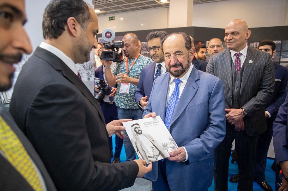 الثقافة والسياحة- أبوظبي تصدر النسخة الألمانية من كتاب أقوال زايد