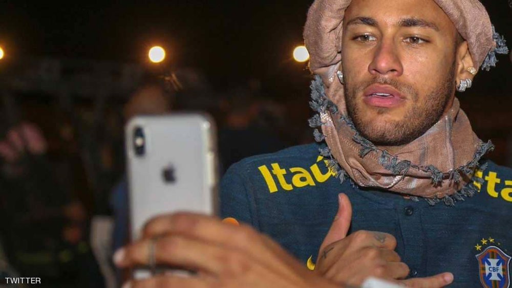  بالصور.. نجوم البرازيل بالزي السعودي قبل "الكلاسيكو"