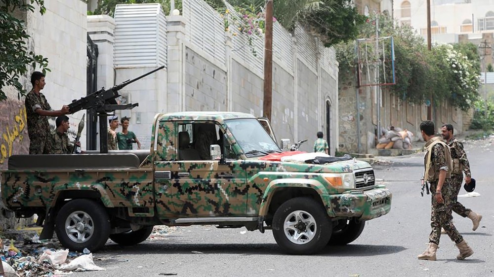 الجيش اليمني يصد هجوما حوثيا قرب مطار تعز.. ومقتل 8 انقلابيين