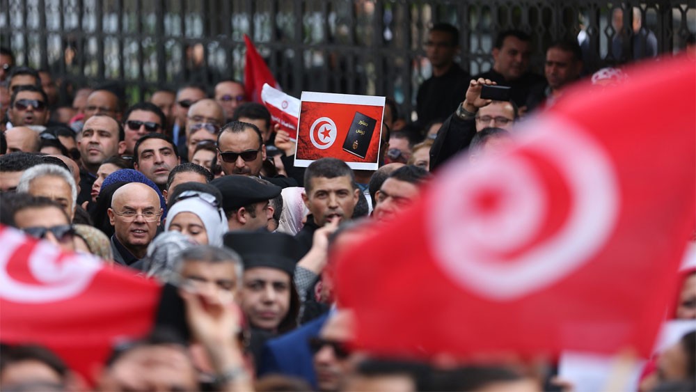  اتحاد الشغل التونسي يلغي إضراباً بعد اتفاق مع الحكومة لرفع الأجور