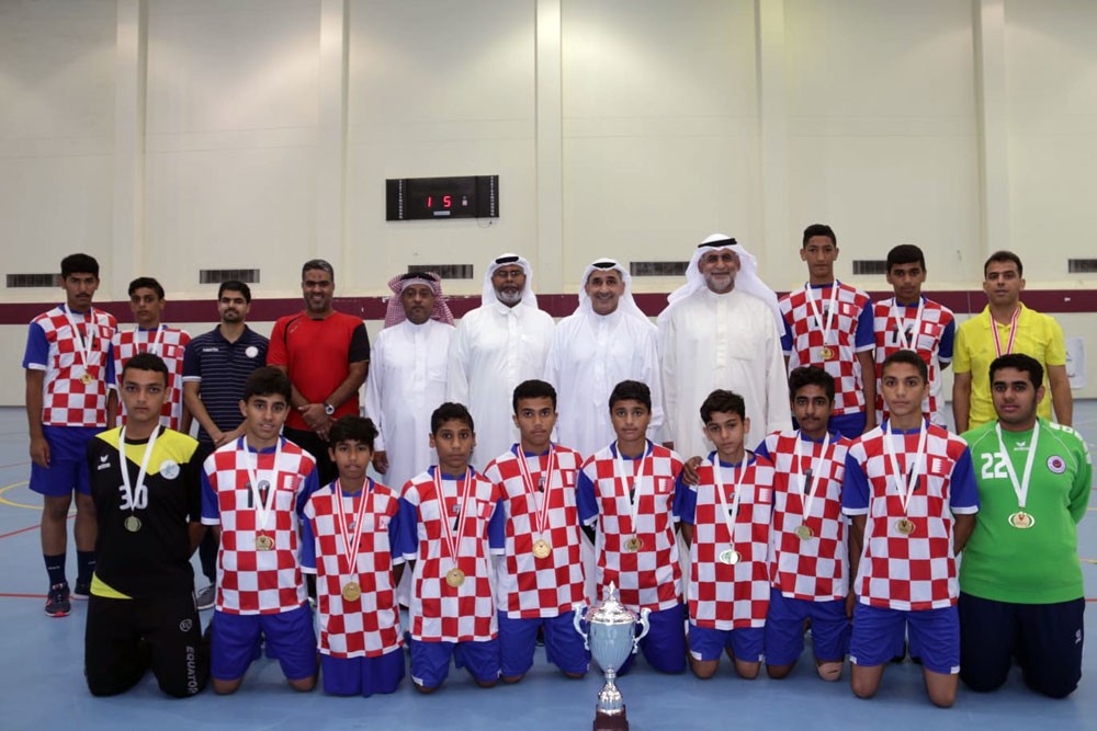 مدرسة الدراز تستعيد بطولة كرة اليد لمدارس البنين الإعدادية