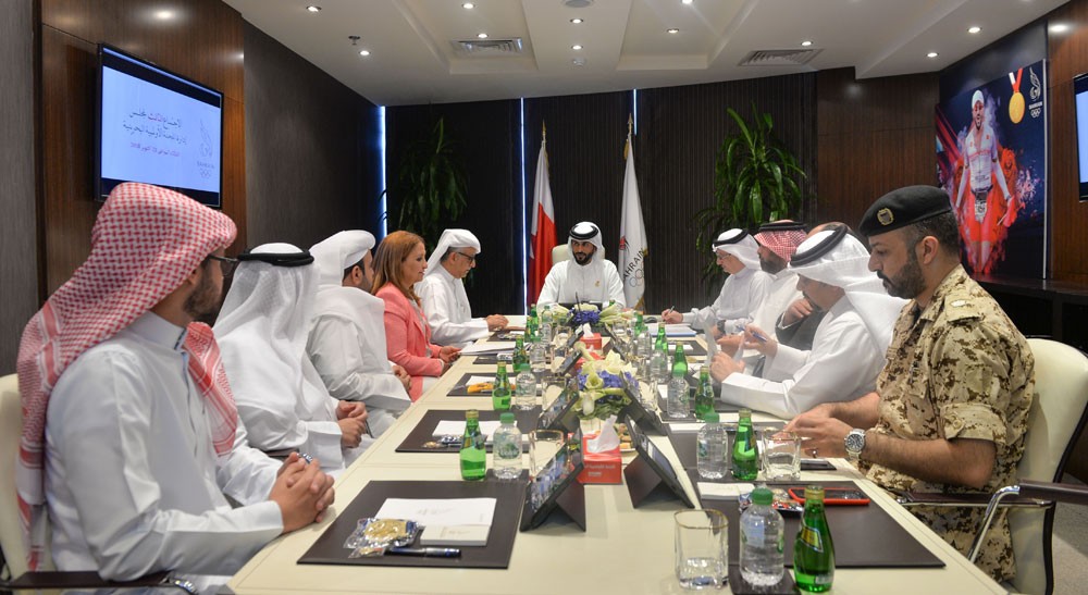 ناصر بن حمد يهنئ اللجنة الأولمبية بإنجازاتها المتميزة في عام الذهب