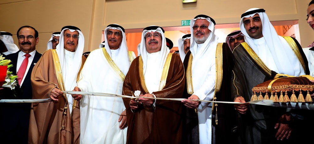 بالصور : سمو الشيخ علي بن خليفة يفتتح معرض الاتحاد الخليجي للتكرير العالمي