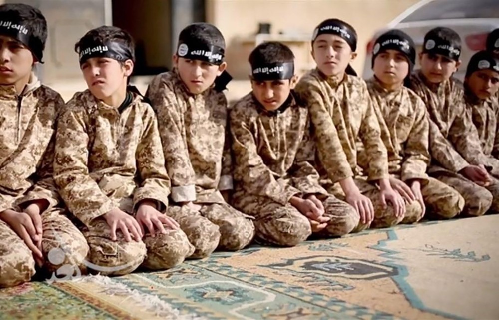 فرنسا تحسم أمرها.. أطفال داعش إلى حضن الوطن
