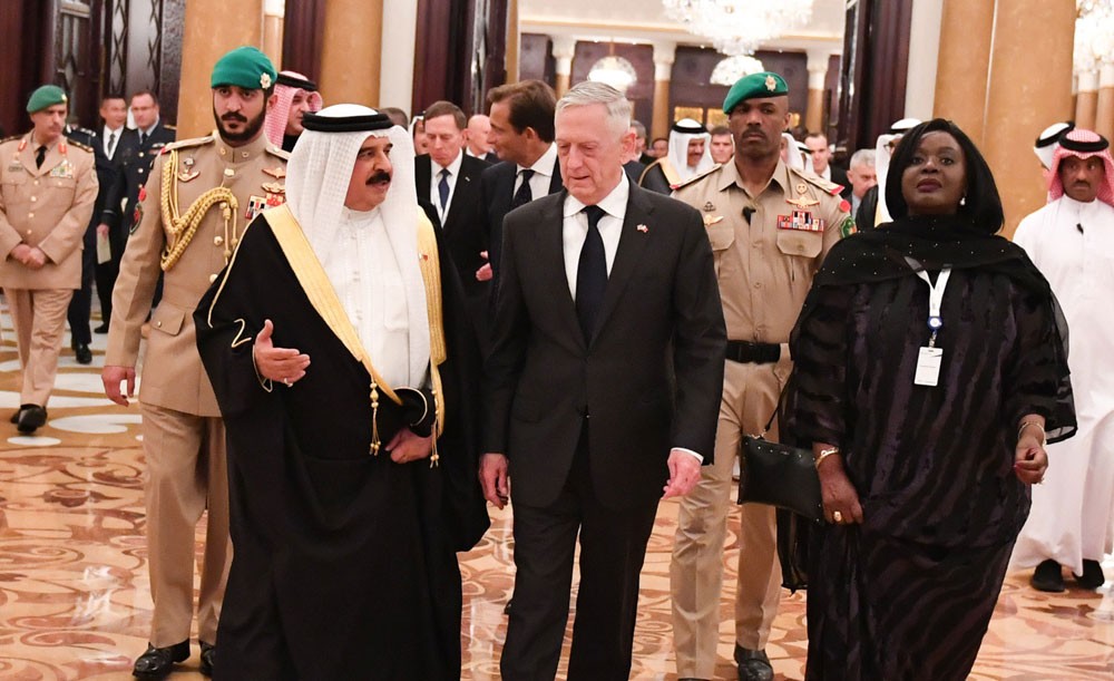 جلالة الملك المفدى يستقبل كبار المشاركين في المؤتمر الرابع عشر للأمن الإقليمي "حوار المنامة"