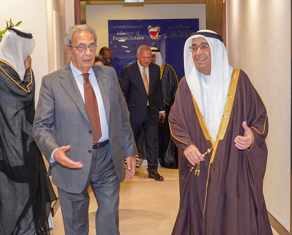 محمد بن مبارك يفتتح المعهد الدبلوماسي بوزارة الخارجية 