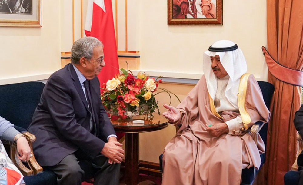 سمو رئيس الوزراء يستقبل معالي السيد عمرو موسى‬