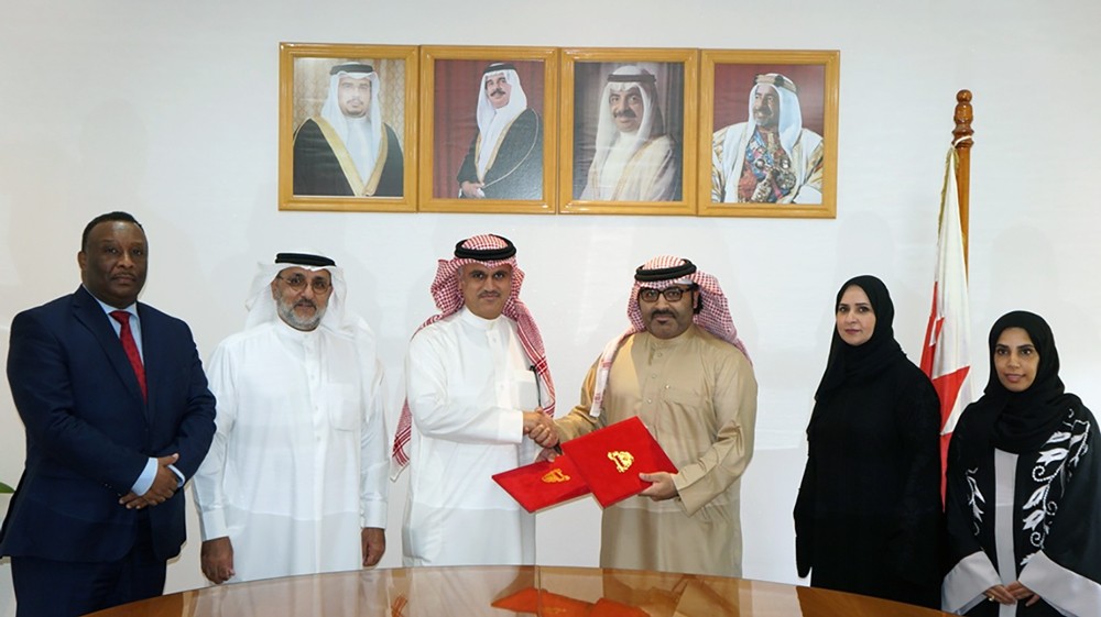 "التربــية" و"الأشغـــال" توقعان مذكرة تفاهم لتدريب معلمي الزراعــة