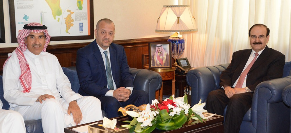 ميرزا يرحب بالتعاون مع الشركات العربية في مجالات الطاقة المتجددة والبيئة الخضراء