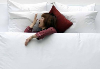  كيف تغرق في النوم خلال دقيقة؟ حيلة مجربة بمفعول سحري