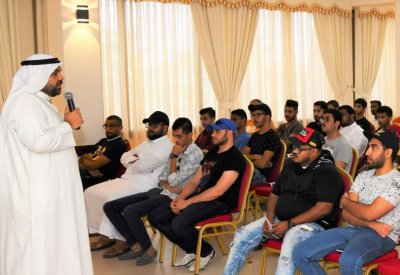 وزارة العمل تنفذ برنامج التدريب مع ضمان التوظيف