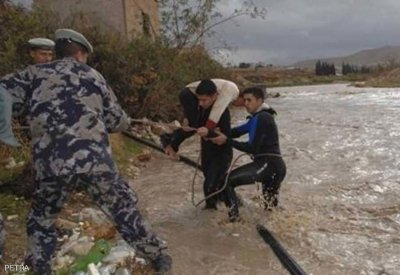  الأردن.. وفاة طفلة وفقدان آخرين جراء سيول جارفة