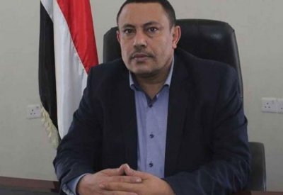  ضربة قوية للحوثيين.. انشقاق وزير الإعلام في حكومة الانقلاب