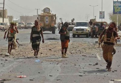  الجيش اليمني يقترب من تطويق ميليشيا الحوثي في الحديدة