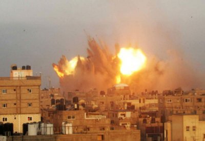  الطيران الإسرائيلي يقصف قناة الأقصى في غزة