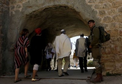 فلسطين تطالب بموقف دولي عاجل لوقف الحفريات والأنفاق في القدس
