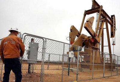  أسعار النفط تهبط 7% بفعل مخاوف من ضعف الطلب وفائض في المعروض