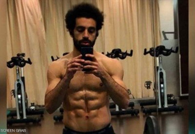 محمد صلاح ينضم إلى نادي "استعراض العضلات"